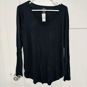 Maurices 24/7 Black V-Neck Long Sleeve Tee